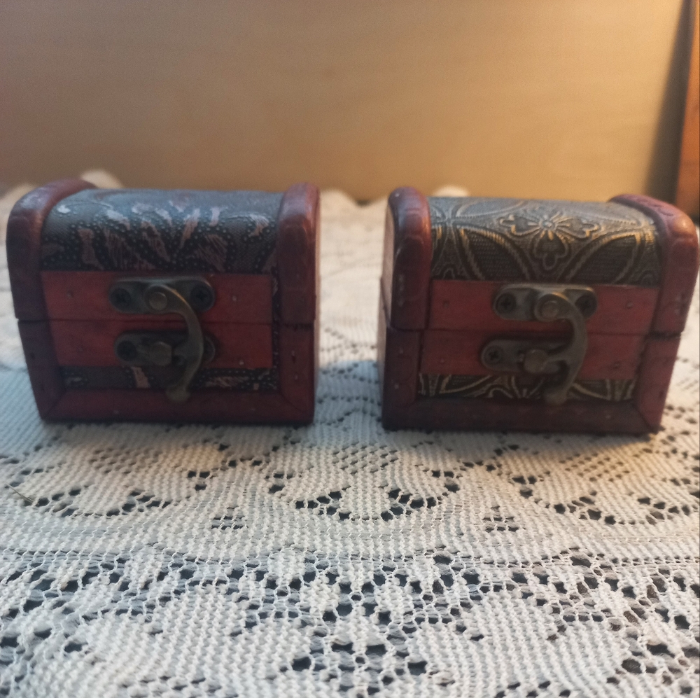 2 Latching Trinket Treasure Box Decorative Rustic Distressed Wood Floral Pattern